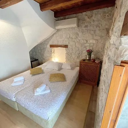 Guest house House Ivancic-free Parking 3*