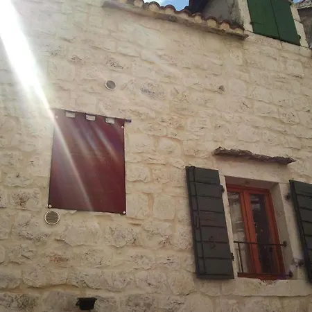 House Ivancic-free Parking Guest house